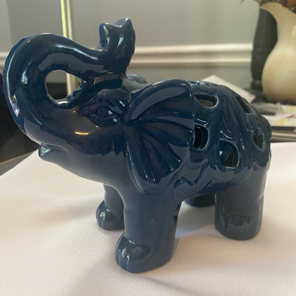 Ceramic Elephant Tea Light Lamp in Deep Blue